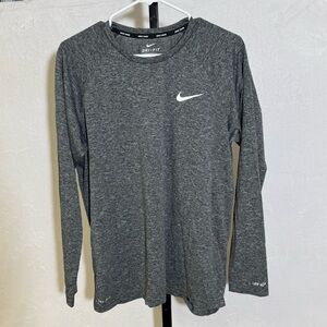 Nike Men’s Long Sleeve Dri-FIT Heather Gray Training Tee